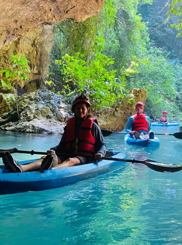 xunantunich-and-7-mile-cave-kayaking-with-belize-inland-tours-5